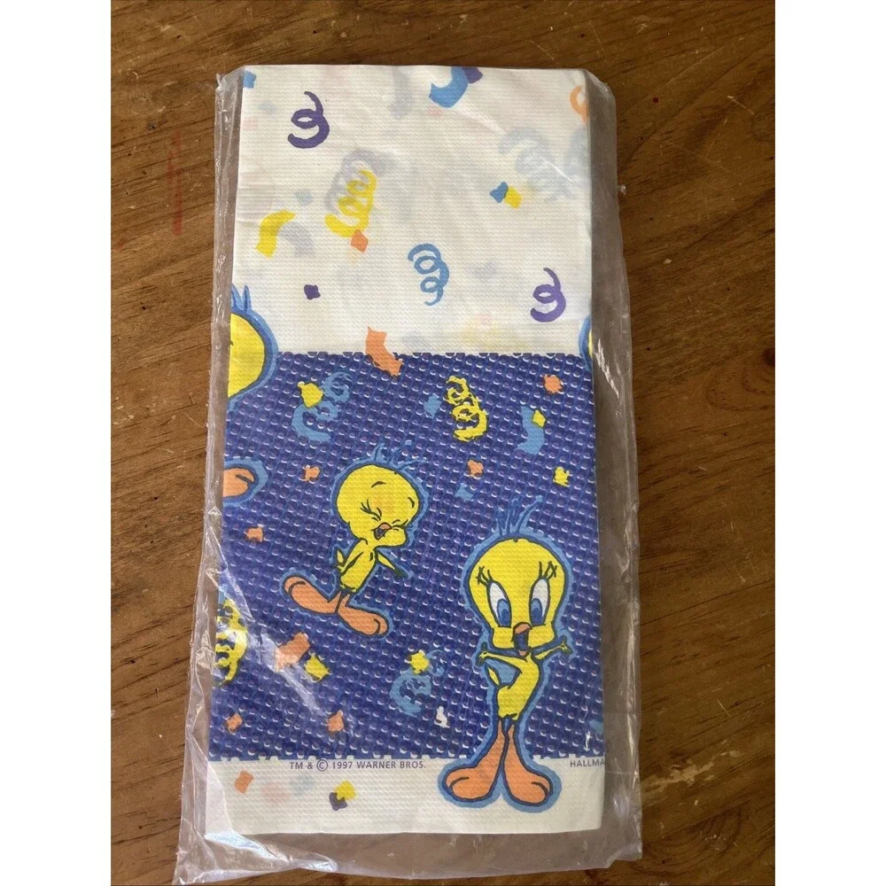VINTAGE HALLMARK LOONEY TUNES TWEETY BIRD PAPER TABLE COVER CIRCA 1997 SEALED